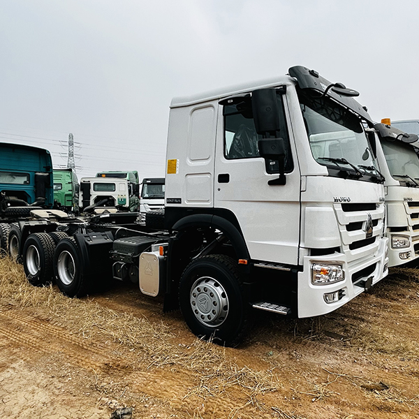 howo NX 6x4 牵引车  轻型/重型