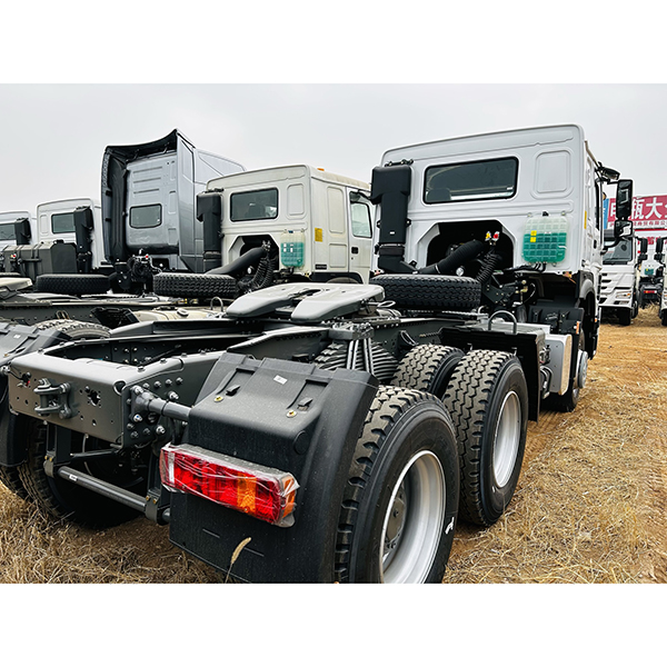 howo NX 6x4 牵引车  轻型/重型